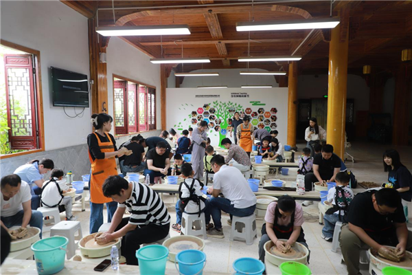 市古鎮(zhèn)投資公司工會開展“童心未泯，與你同行”六一兒童節(jié)親子活動
