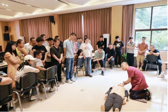 守護(hù)生命，“救”在身邊|市古鎮(zhèn)投資公司工會(huì)開(kāi)展急救知識(shí)培訓(xùn)活動(dòng)